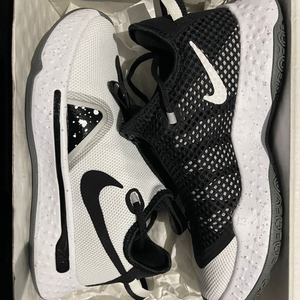 Paul George IV lightly used size 5.5, women size 7